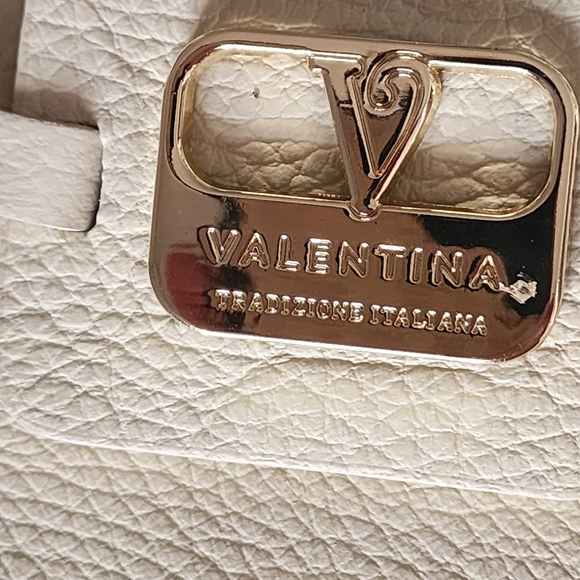 Valentina Women's NWT Made In Italy, Beige/Brown Pebbled Leather Shoulder Bag. - Picture 12 of 15